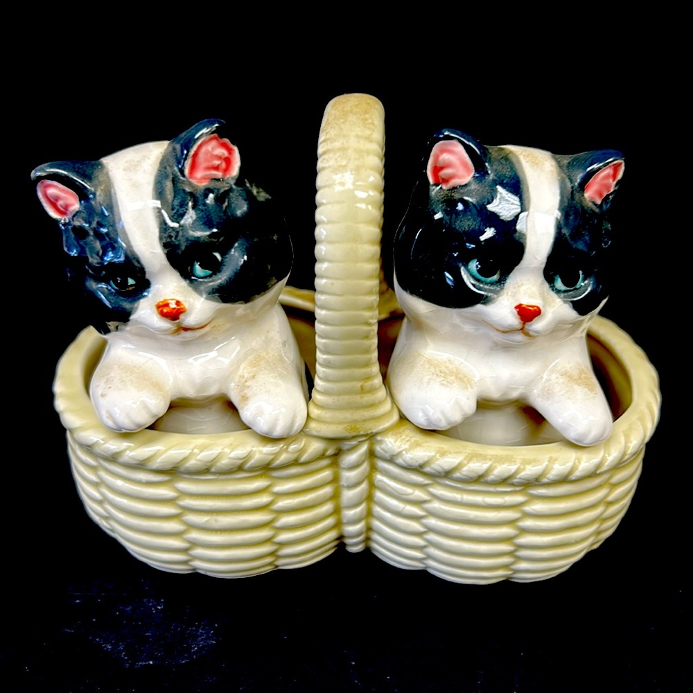Vintage 3 piece Salt kittens in basket & Pepper set by “Takahashi”made in Japan
